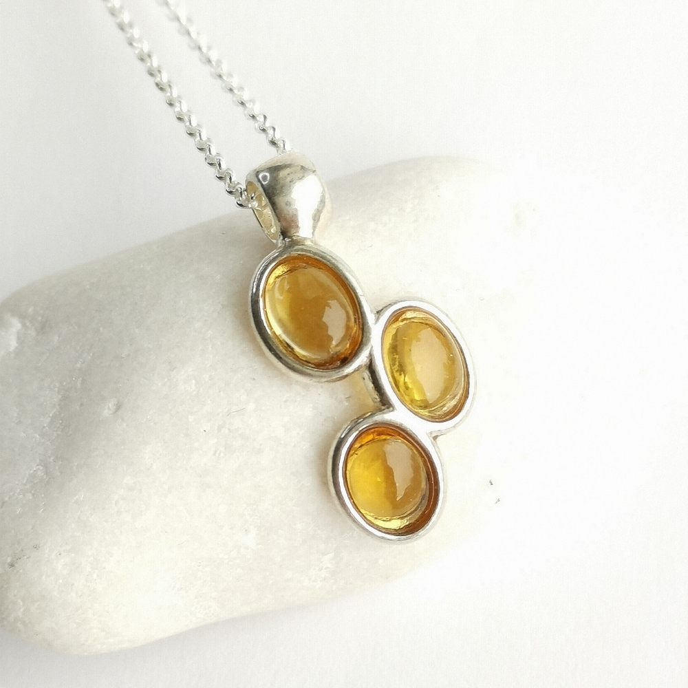 Sterling silver Baltic Amber pendant necklace 🆕